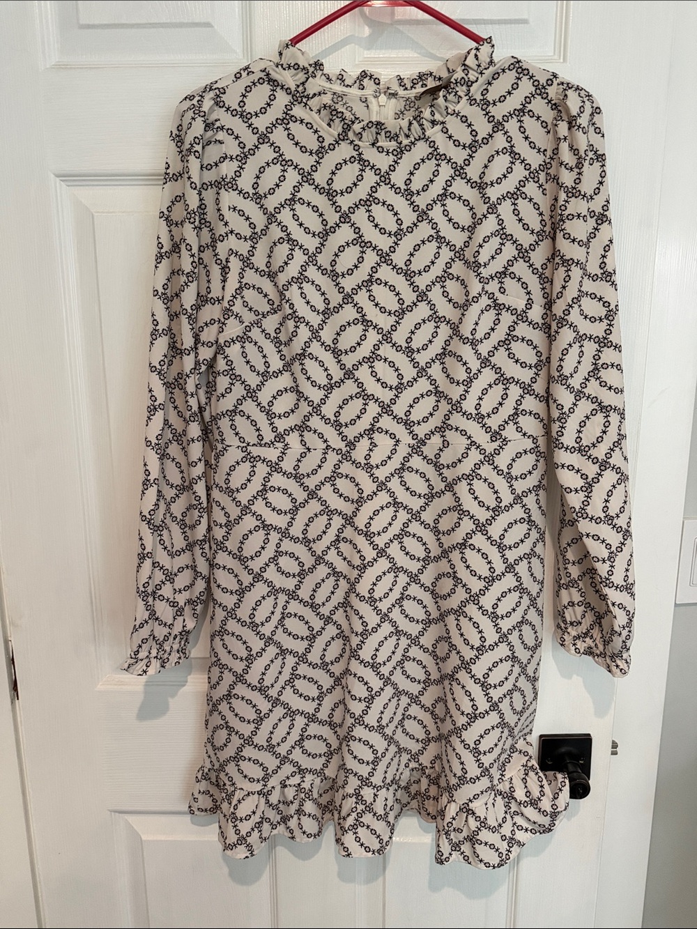 LOFT Cream Long-Sleeve Printed Ruffle-Hem Dress size 4